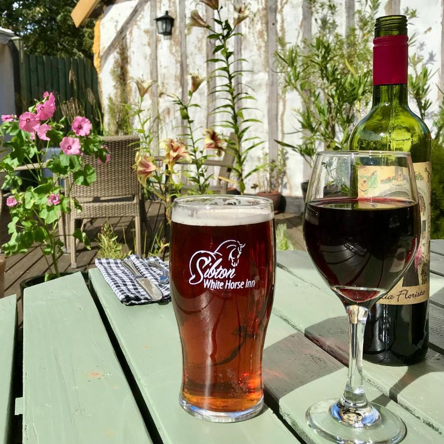 Sibton White Horse Inn แซกส์มันดัม ภายนอก รูปภาพ